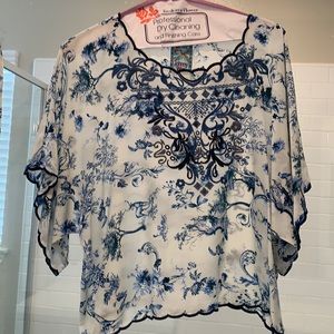 Johnny Was Matching Set Pullover Blouse and elastic waist medium pants